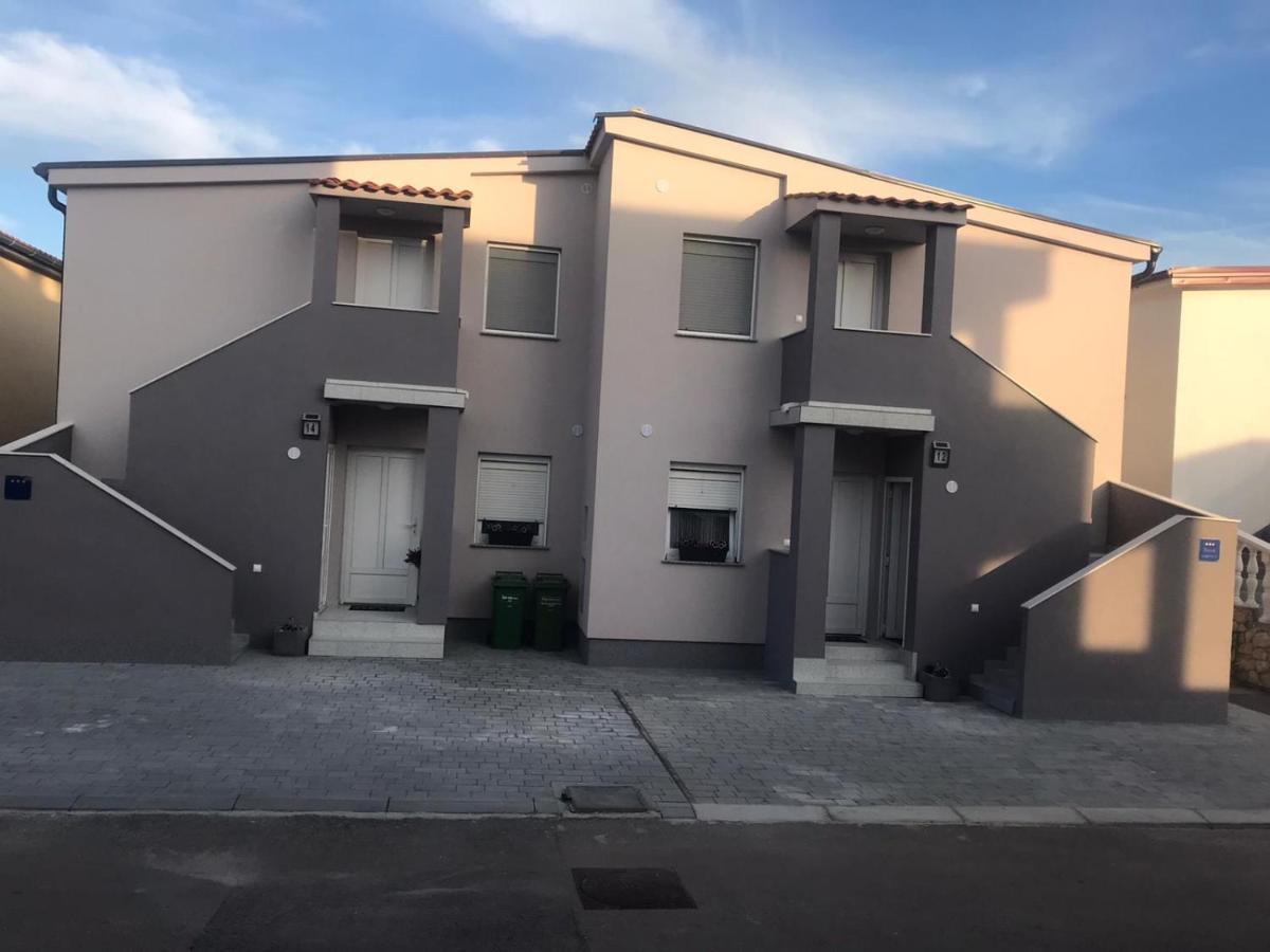 Apartman Petra 2 Vir Exteriör bild