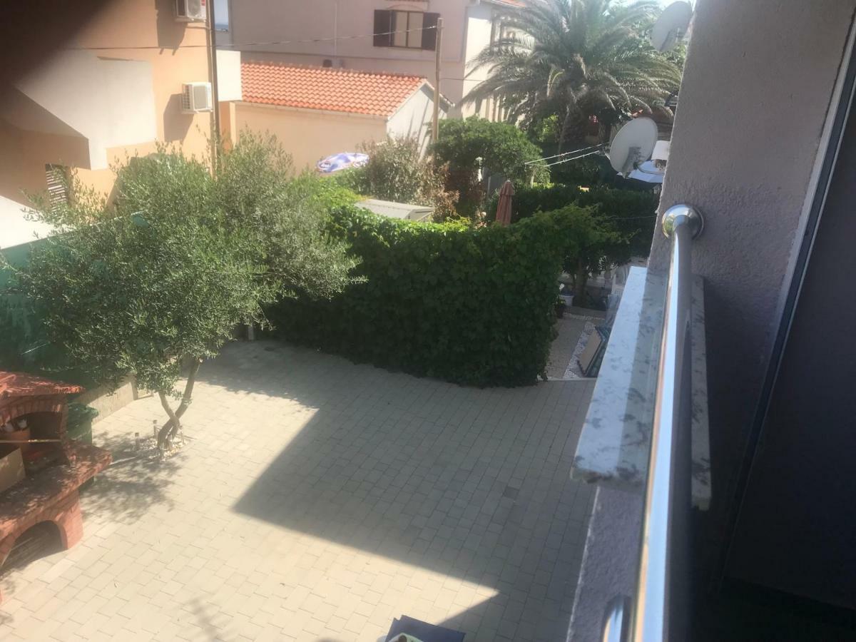 Apartman Petra 2 Vir Exteriör bild