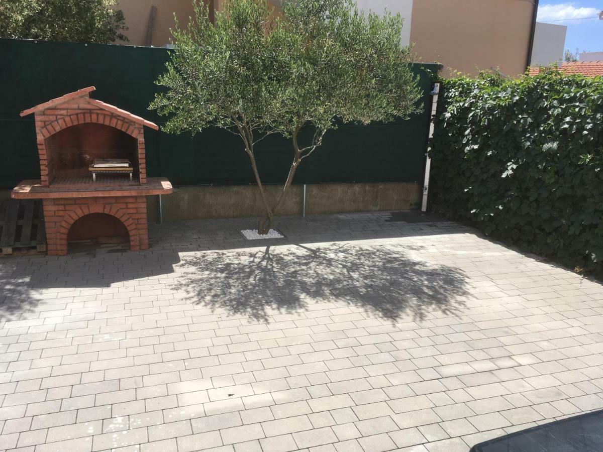 Apartman Petra 2 Vir Exteriör bild
