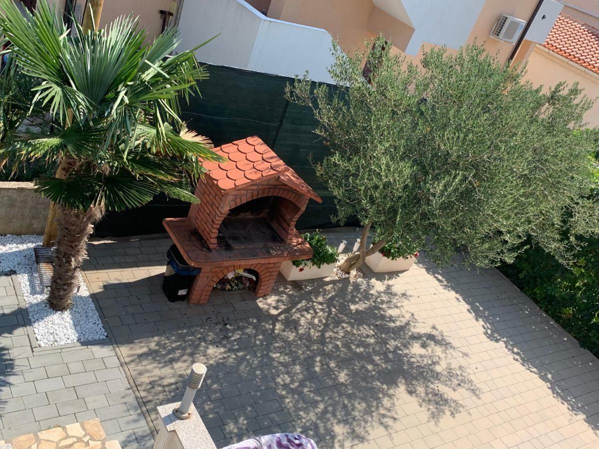 Apartman Petra 2 Vir Exteriör bild